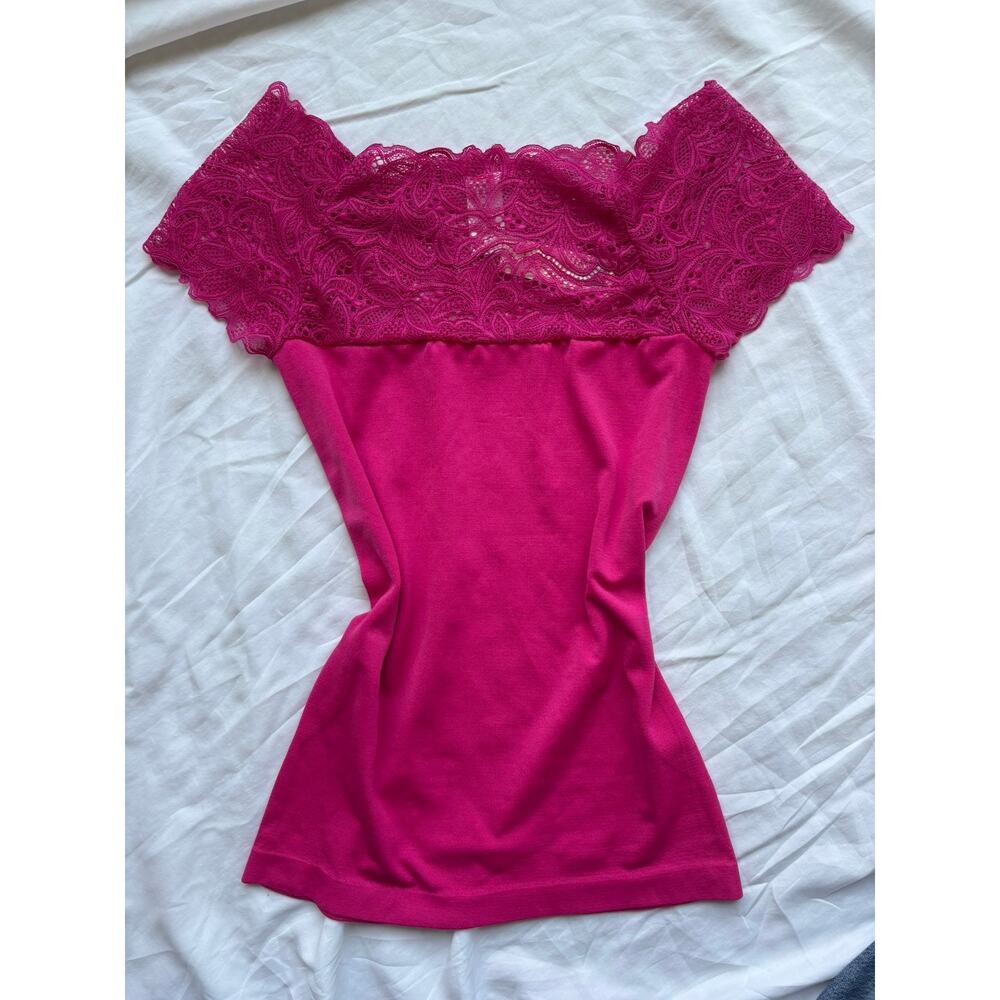 Y2K pink lace off the shoulder top - Picture 4 of 8